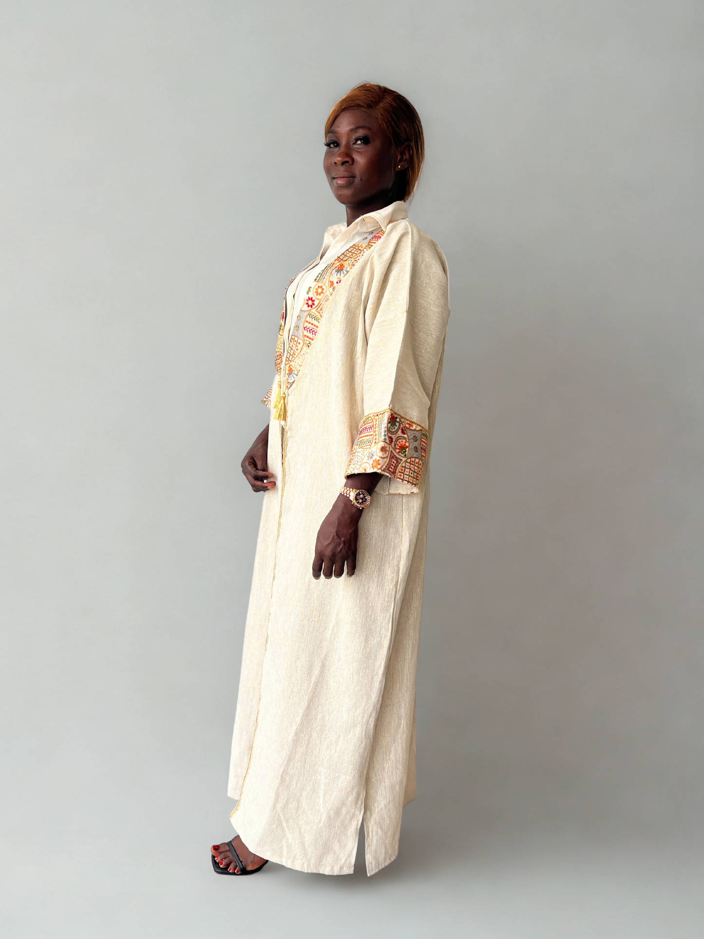 Abaya Ivoire Élégance